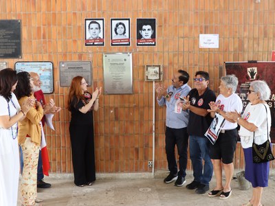 Comissão da Memória descerra placa em homenagem aos estudantes da Ufal
